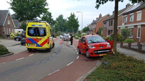 auto-zwaar-beschadigd-bij-aanrijding-op-nijverdalseweg-in-rijssen