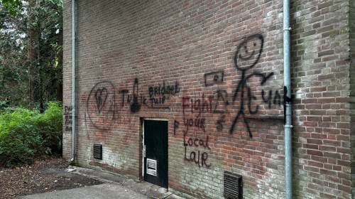 vandalisme-bij-parkgebouw-en-oosterhoffpark-in-rijssen