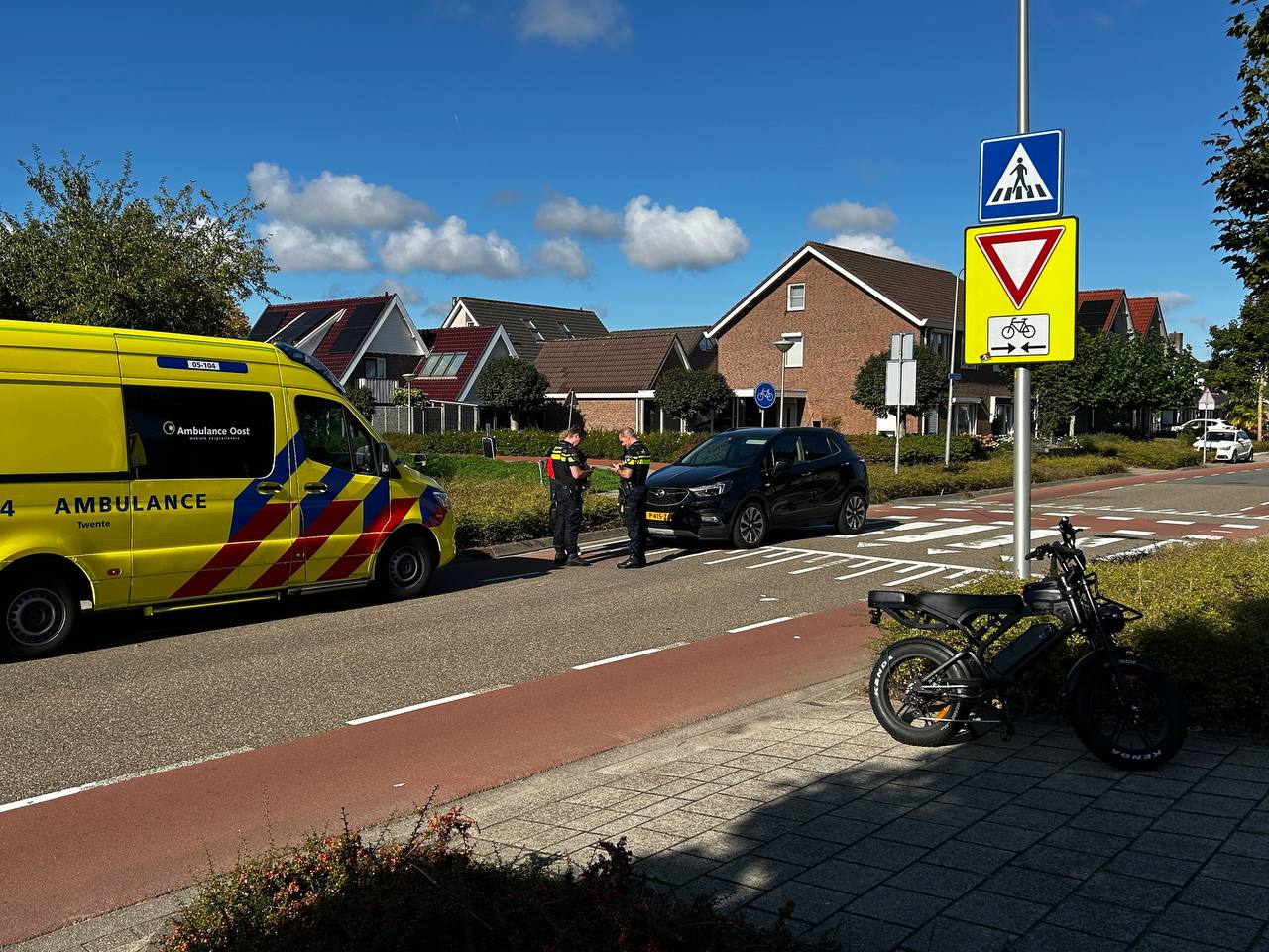 aanrijding-tussen-fatbiker-en-auto-in-rijssen