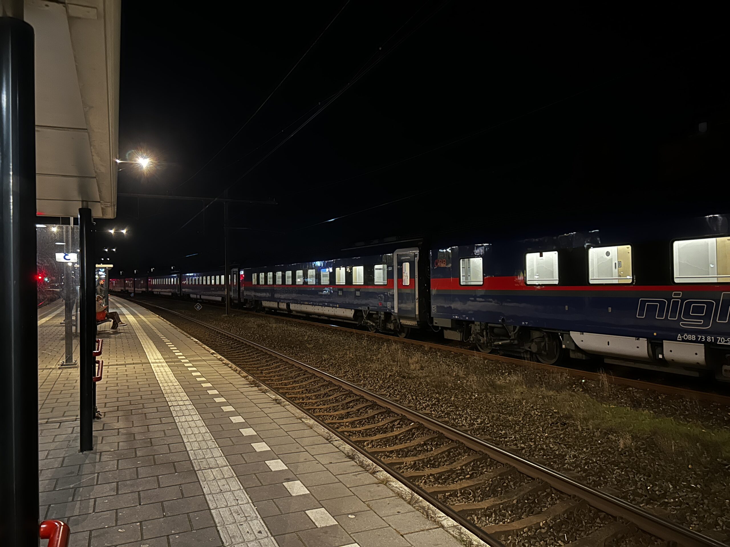 Internationale Nightjet met pech bij station Rijssen – passagiers met drie uur vertraging verder