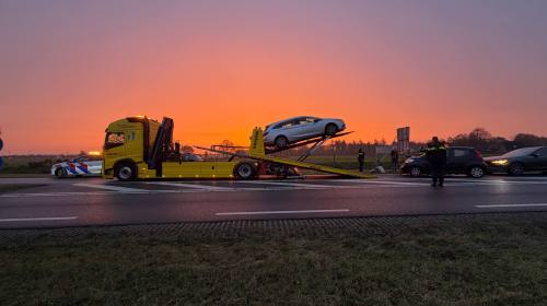 Wierden – Ravage op N350 na kop-staartbotsing, weg volledig afgesloten