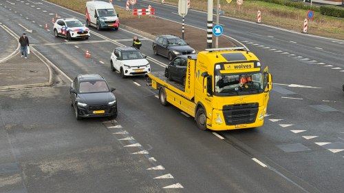 flinke-aanrijding-met-letsel-op-weezebeeksingel-in-almelo