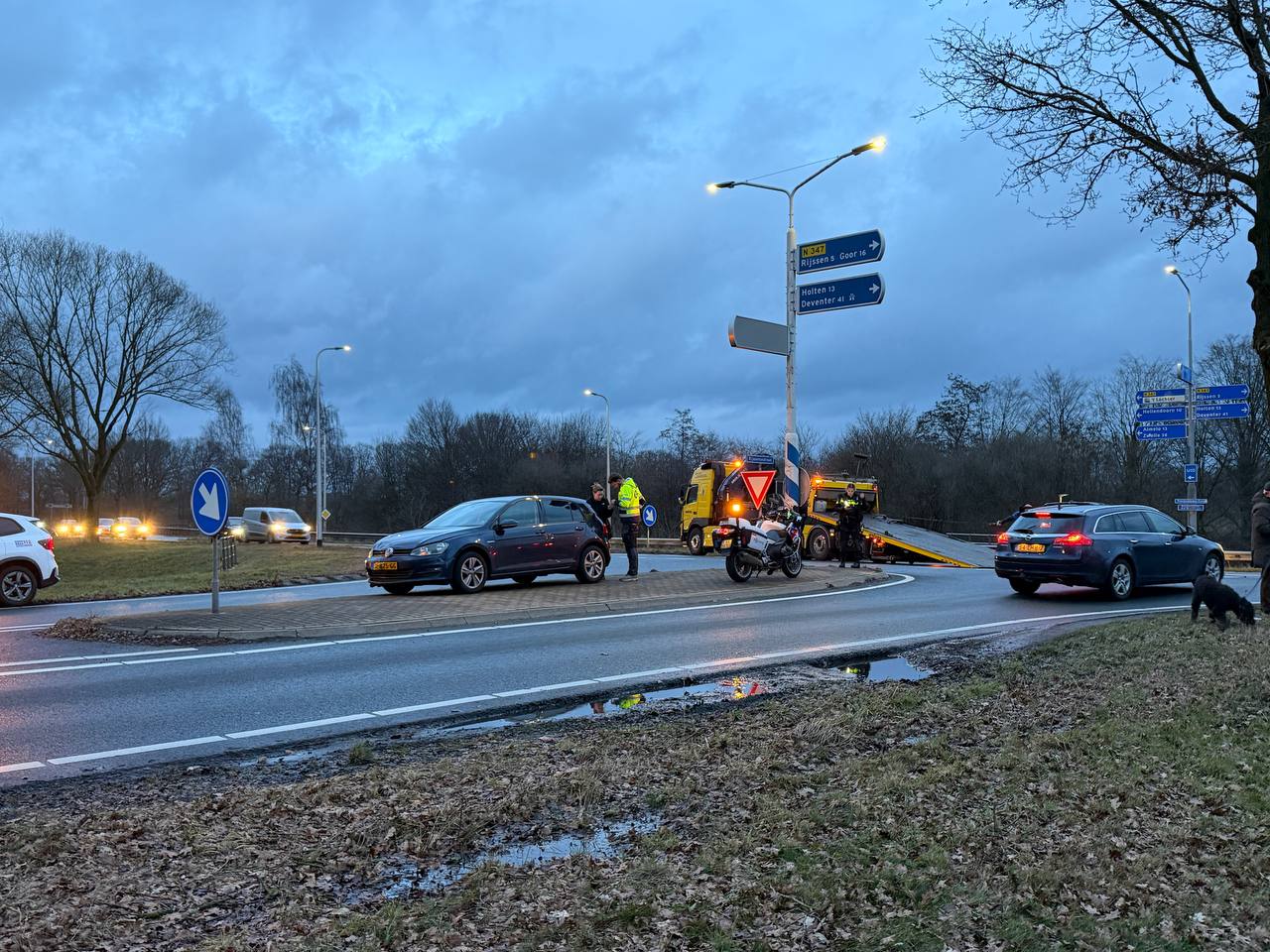 Schade bij ongeval op Rijssensestraat kruising Provincialeweg