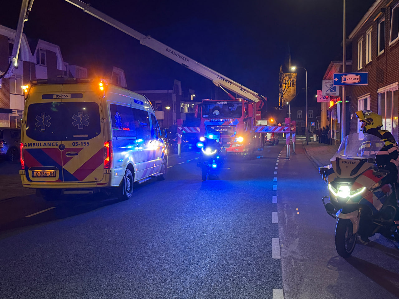 Persoon met hoogwerker naar beneden gehaald in Rijssen