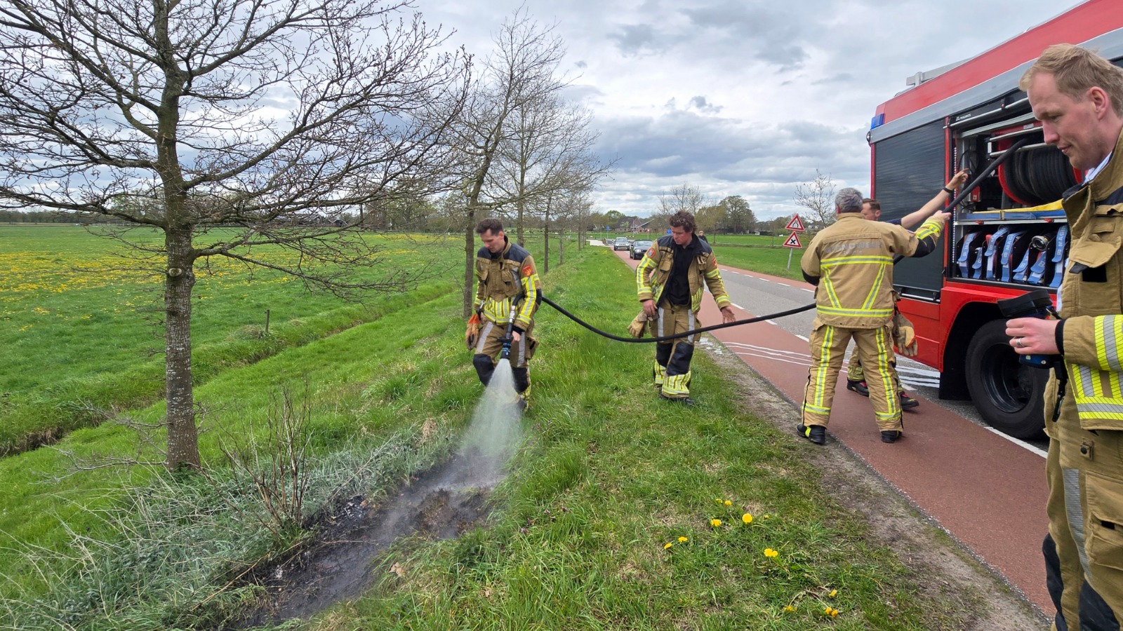 Bermbrand Leemslagenweg Enter