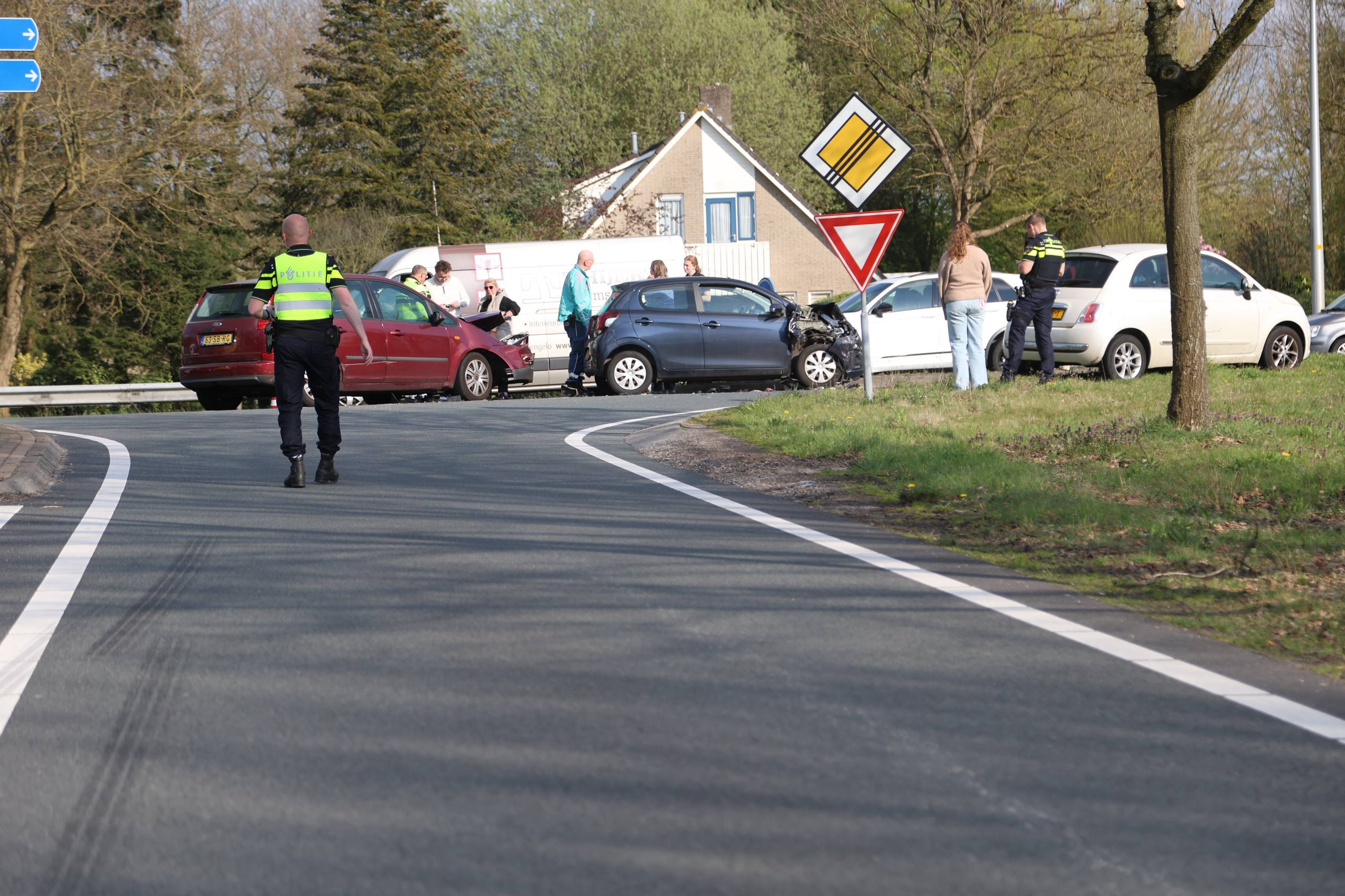 Ongeval Zuna drie auto’s kruising